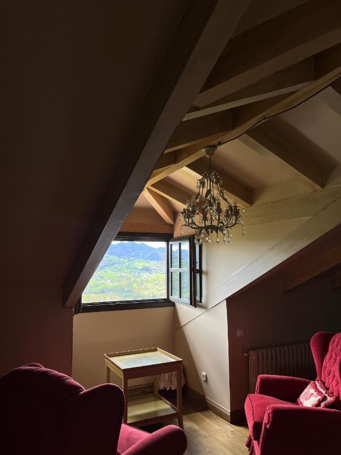 Hotel Palacio De Cutre 3*